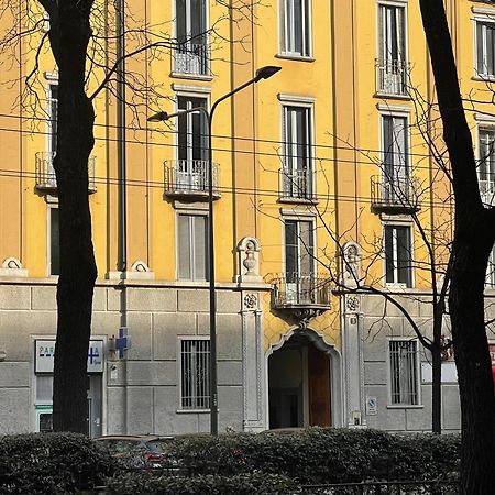 Appartamento A 5 Minuti Dal Centro Di Milano Di Anita E Marco エクステリア 写真